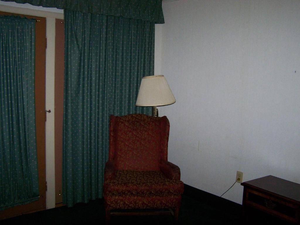 Seasons Inn And Suites Fort Smith Zimmer foto